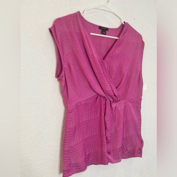 Halogen Women's Pink Twist Front Lightweight Blouse size XS - Picture 3 of 5